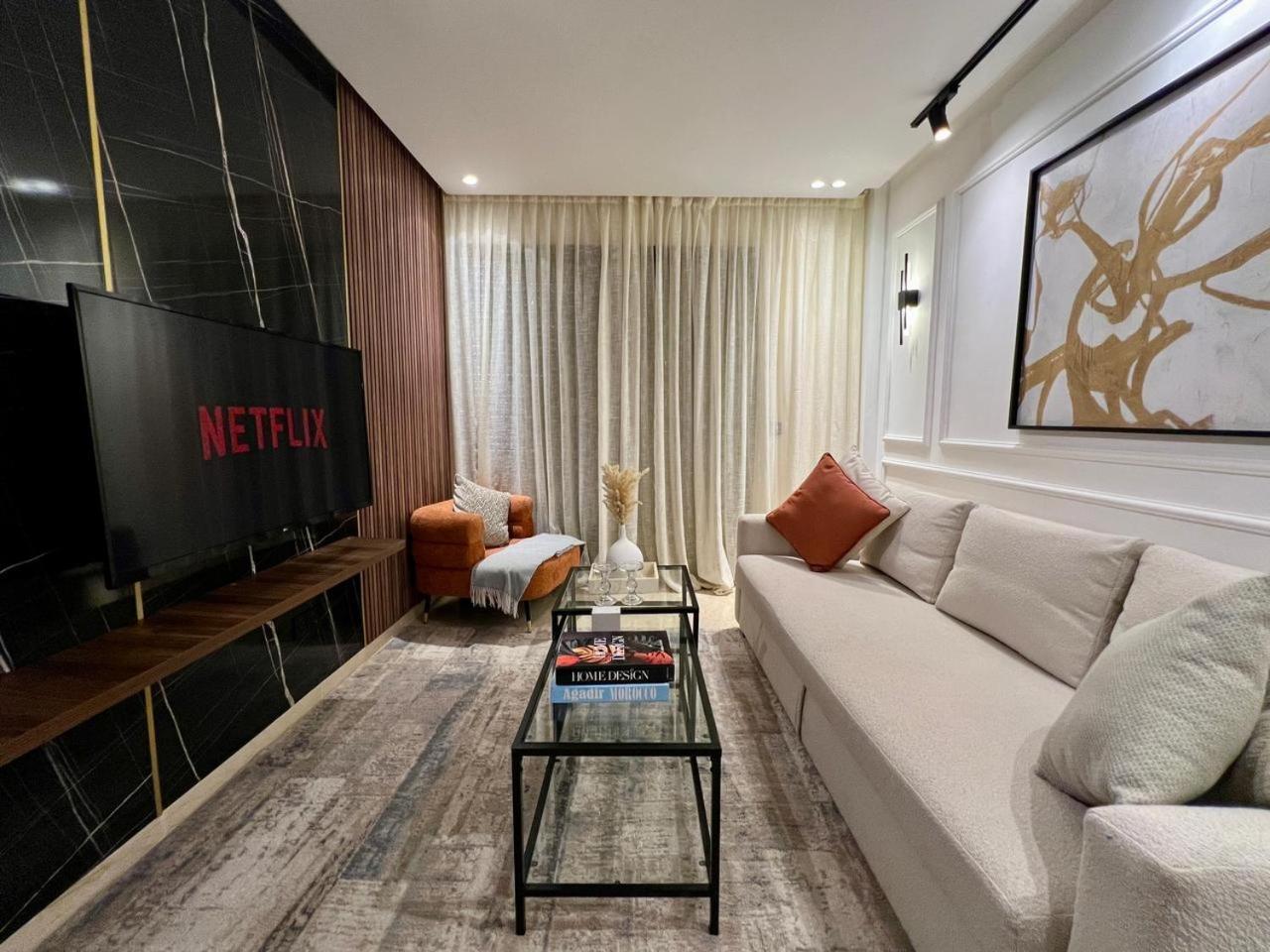 Appartement Luxe Avec Vue Sur Twin Center - Quartier Des Palmiers,